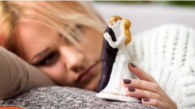 Dad & Fiancée Exclude His Daughter from Their Wedding after She Already Bought a Dress & Shoes for It