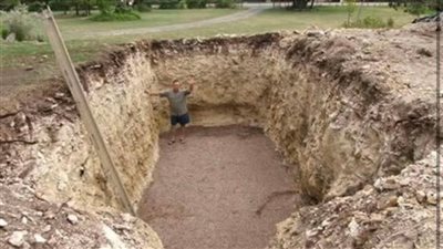 He Dug A Hollow In His Backyard And All Of The Neighbours Had Been Jealous