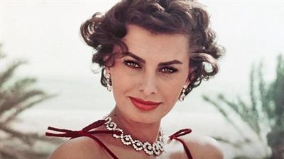 ‘OMG!’: Ageless Sophia Loren Seen at 88 with Sons She Welcomed after Doctor Said She Couldn’t Have Kids