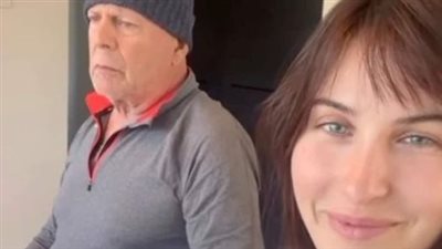 Bruce Willis Holds On Tightly To His Daughter’s Hand As He Spends Thanksgiving With His Family