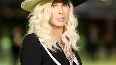 “Cher’s Yacht Appearance”: Diverse Responses to Her Natural Look