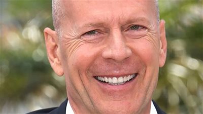 A decrepit and feeble old man😟: A new photo of 68-year-old Bruce Willis upsets fans too much».😱