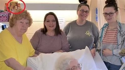 98-year-old Kentucky woman with over 230 great-great-grandchildren embraces her great-great-great-grandchild for the first time in amazing photo with 6 generations in it