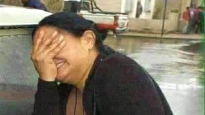 A woman dressed simply and with a sad face, entered a supermarket!