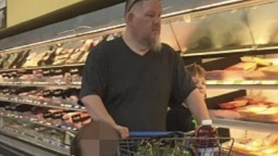Woman Snaps Photo Of Man With Daughter After Noticing Small Detail, Sparks Police Investigation