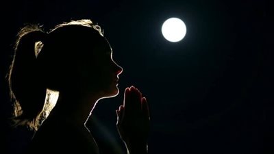 Every time you wake up at Midnight and 3am, Prαy. Here’s why Prαying at this time is important