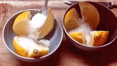 Cut a lemon in 4 slices with salt then put them in the center of your room. This trick will change your life