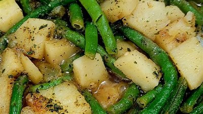Fresh snapped green beans & potatoes